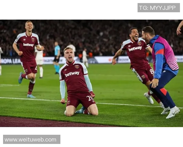 利兹联主场迎战布伦特福德全力争胜展现英超激烈竞争魅力 利兹联主场迎战布伦特福德全力争胜展现英超激烈竞争魅力