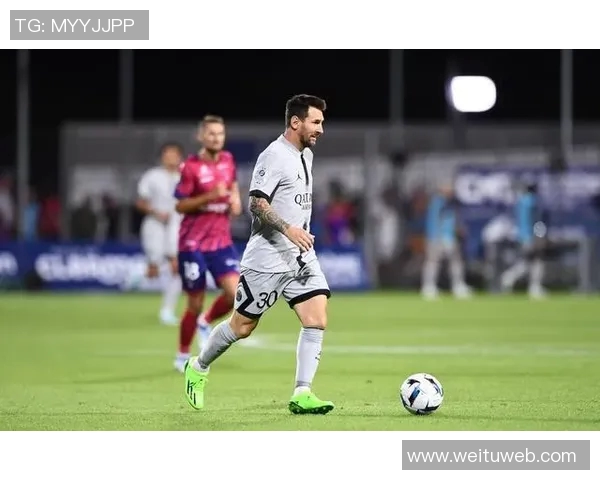 雄鹿与尼克斯激战正酣比分悬念不断引发球迷热议