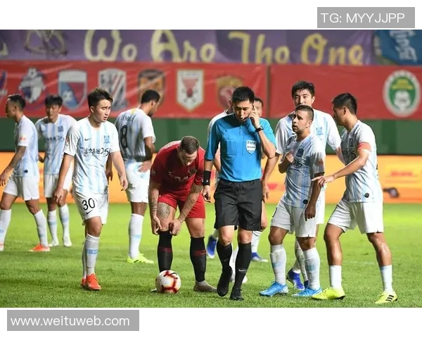 广州富力迎战深圳队全力争胜展现主场优势与球队实力对决