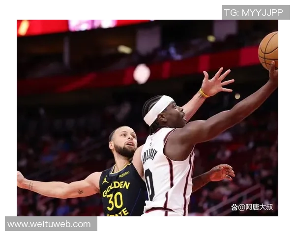 火箭与勇士西部决赛第五场激战回顾与精彩瞬间分析