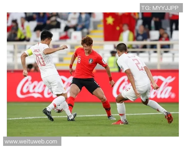 韩国与中国世预赛首发阵容分析及战术对比探讨