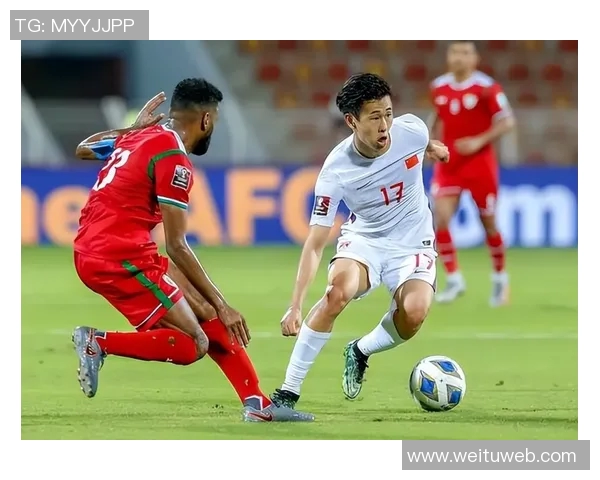 萨尔米与防卫者的激烈对决展现足球魅力与战术智慧的巅峰较量